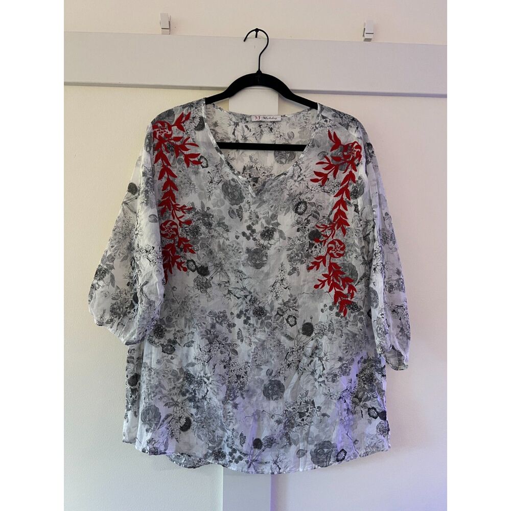 3J Workshop Johnny Was Monochrome Floral Blouse Red Embroidery Top - Size L